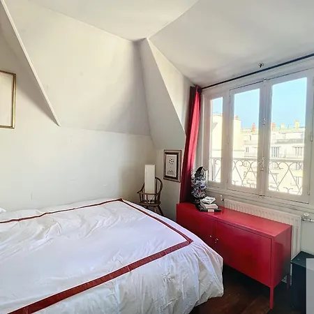 A Magnificent Place With Terrace And Eiffel Tower View Paris