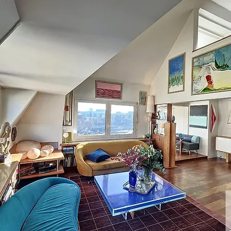 A Magnificent Place With Terrace And Eiffel Tower View